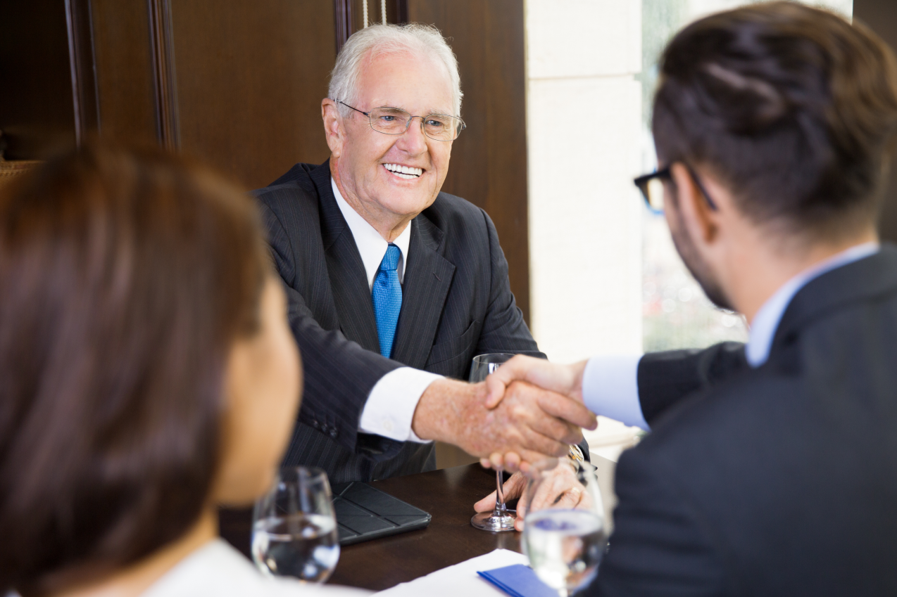 Quelle formule de politesse pour un avocat